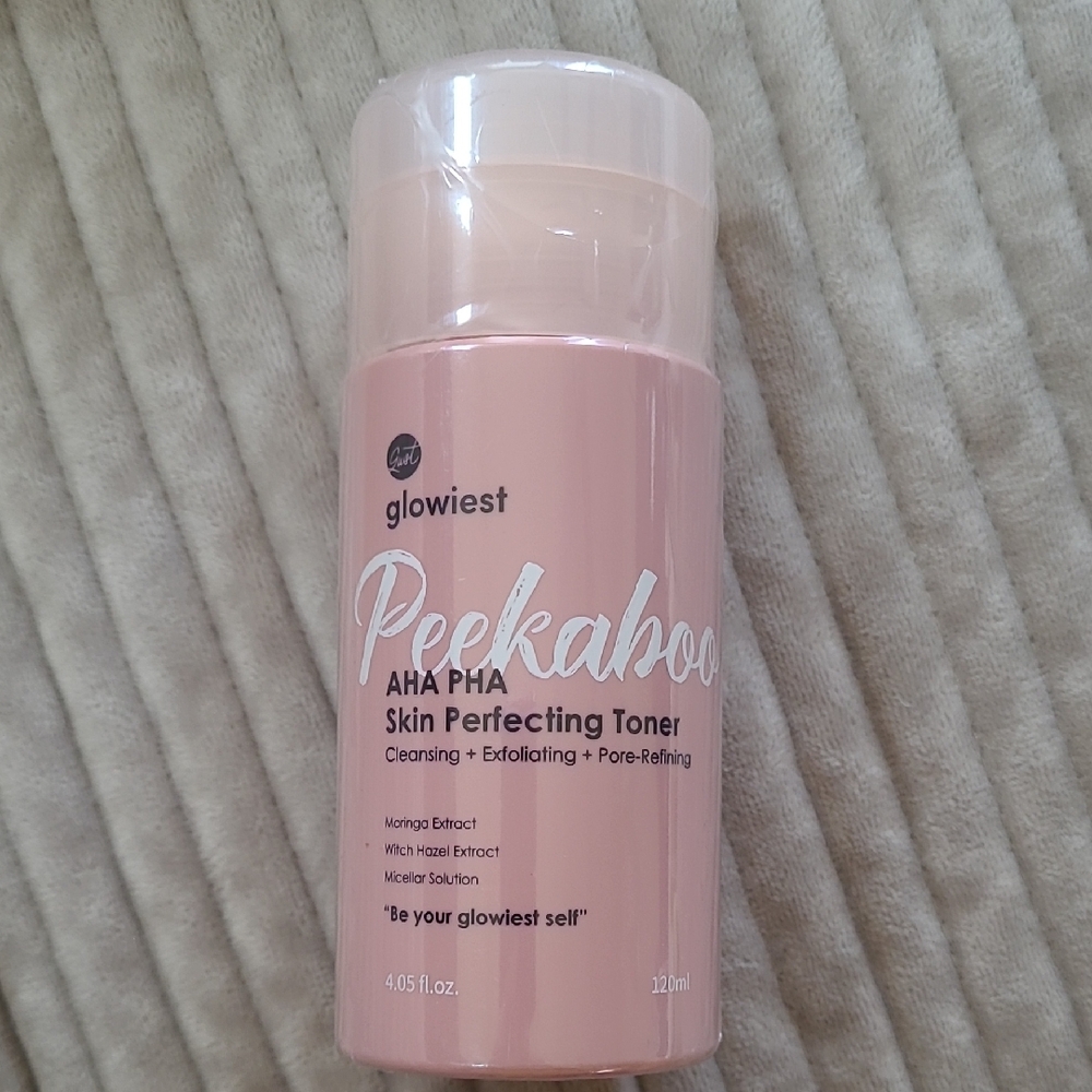 Glowiest Peekaboo AHA PHA Skin Perfecting Toner - Pink